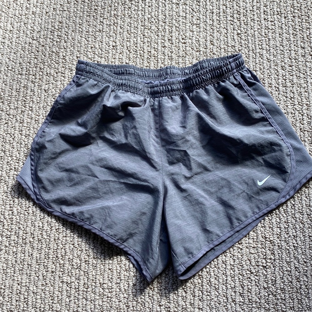 Nike girls size large grey running shorts